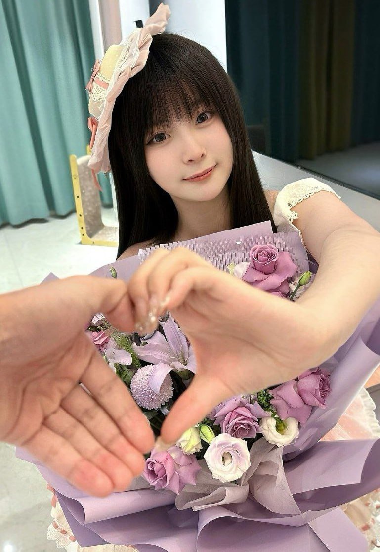 颜值少女鉴赏基地 配图