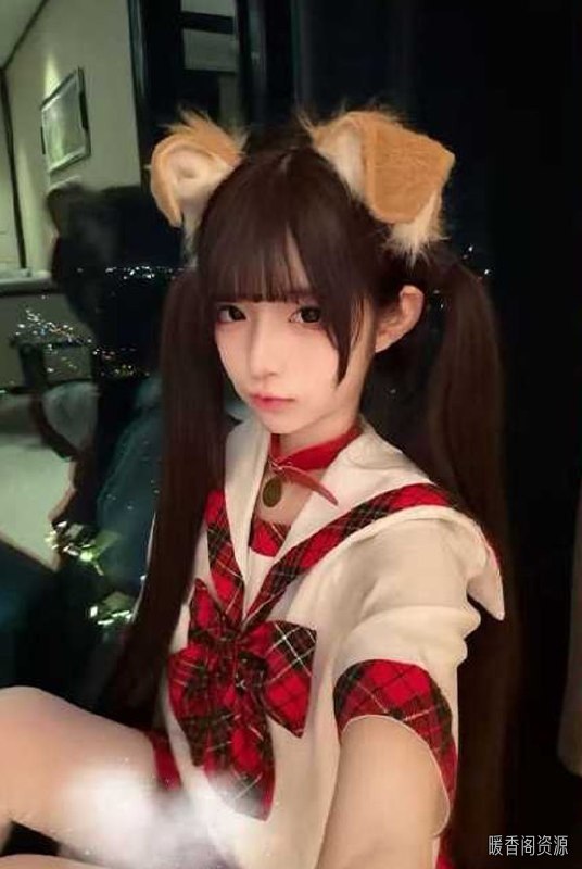 精神小妹高中生 配图