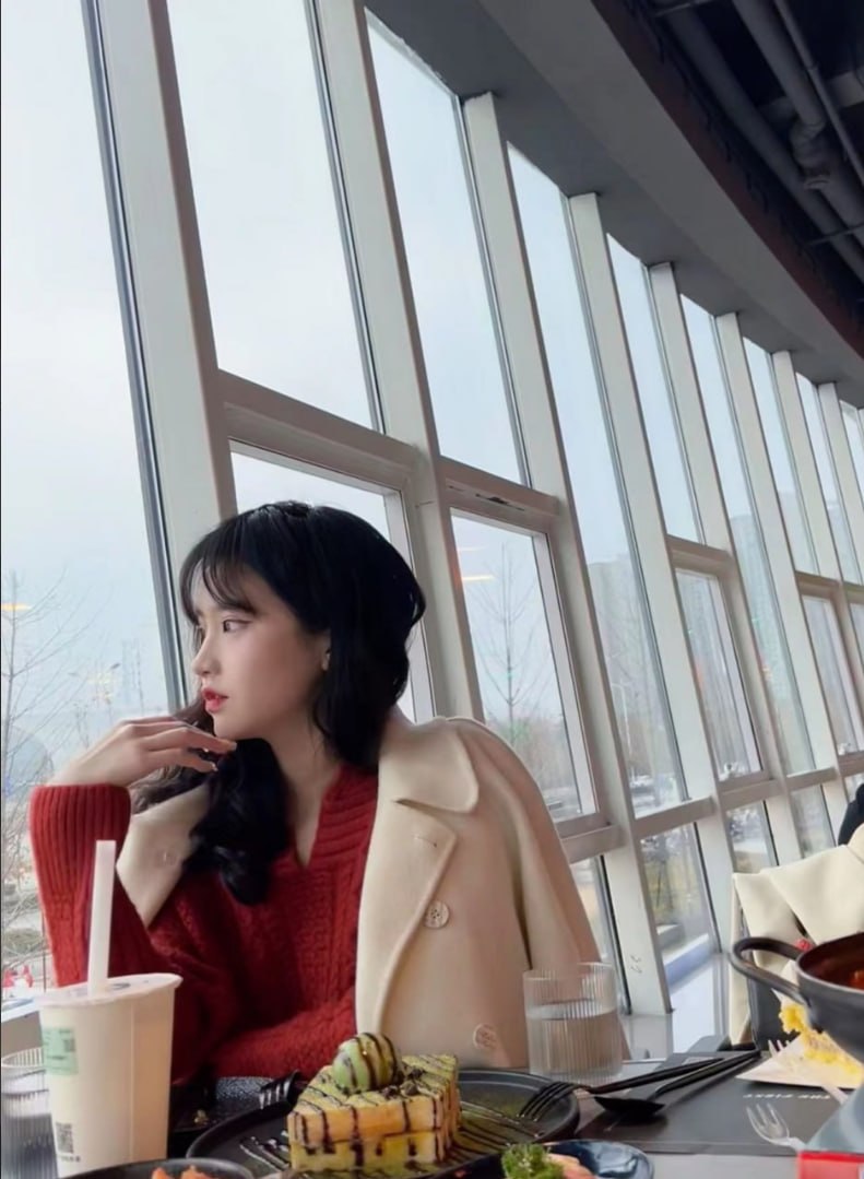 高颜值学生（情侣女友） 配图
