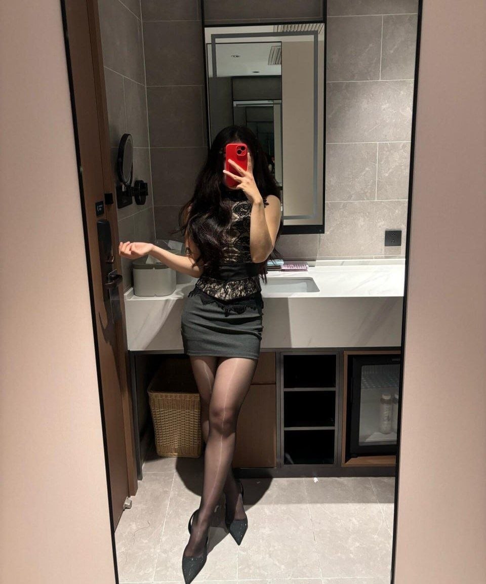 海角乱伦/熟女人妻AV 配图
