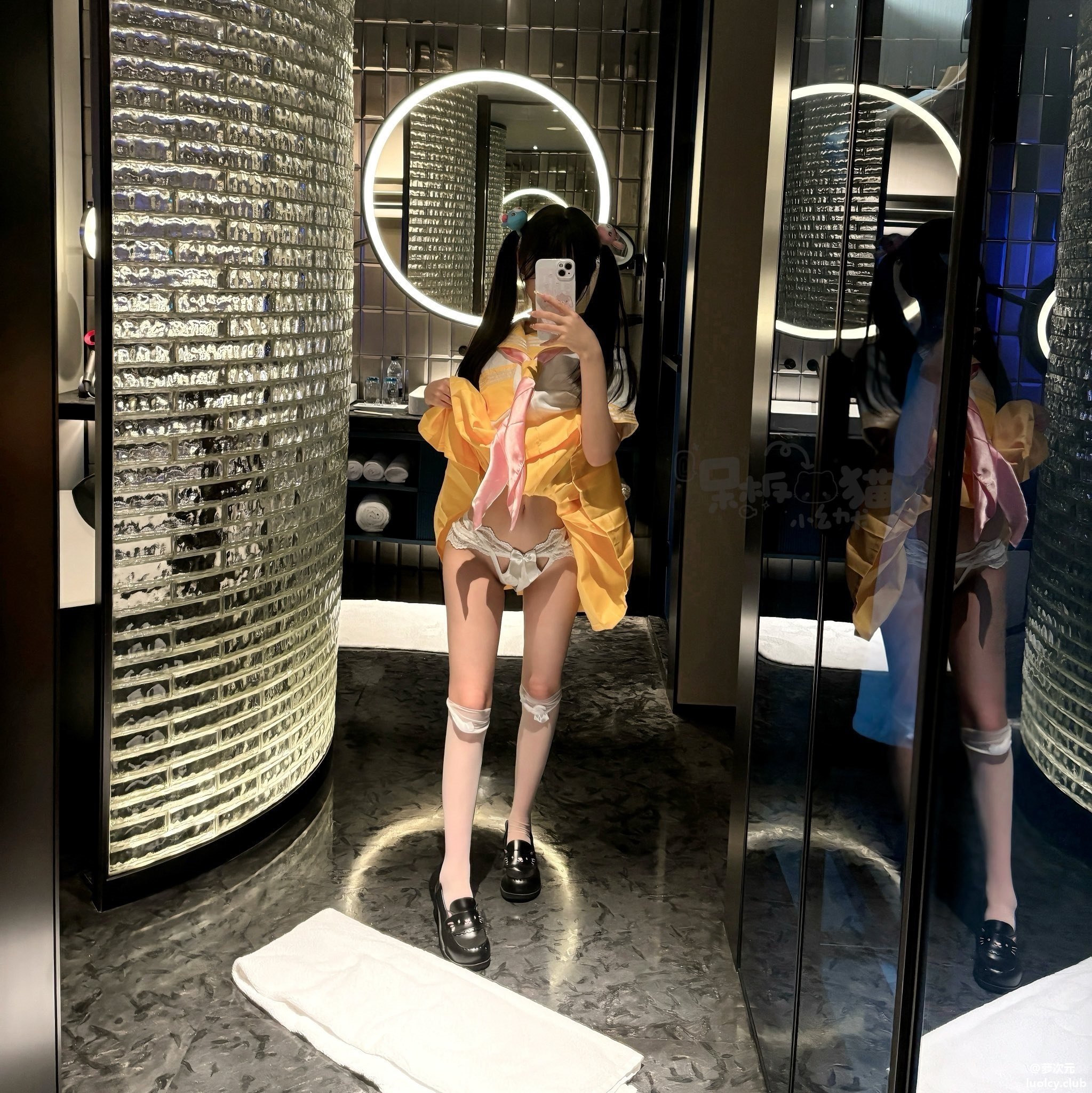 反差学生精神小妹 配图