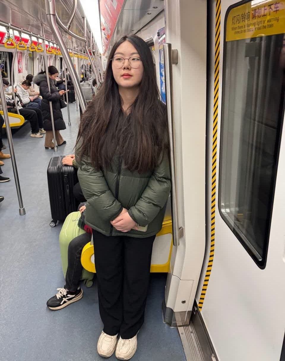 大学生少女母狗萝莉自慰 配图