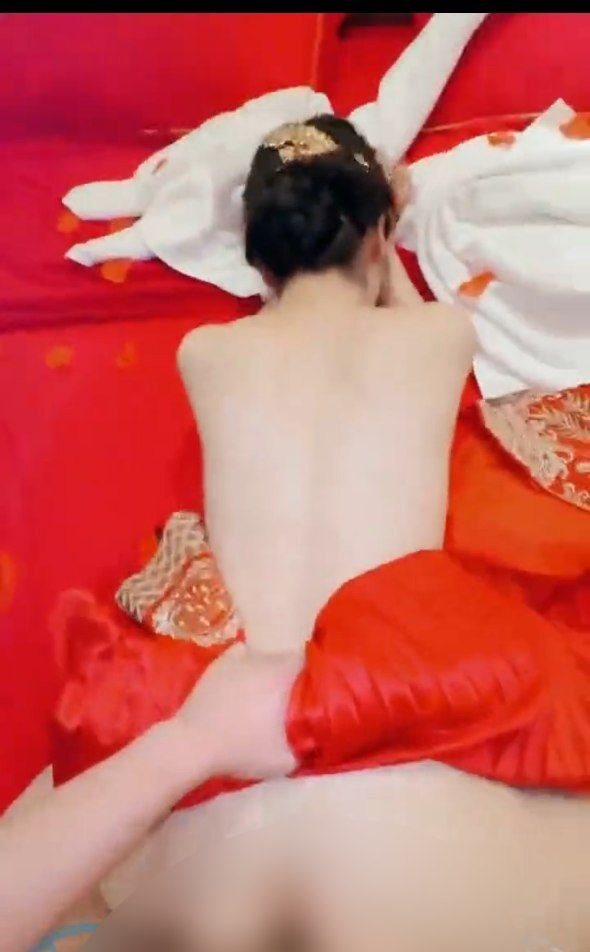 海角乱伦/熟女人妻AV 配图