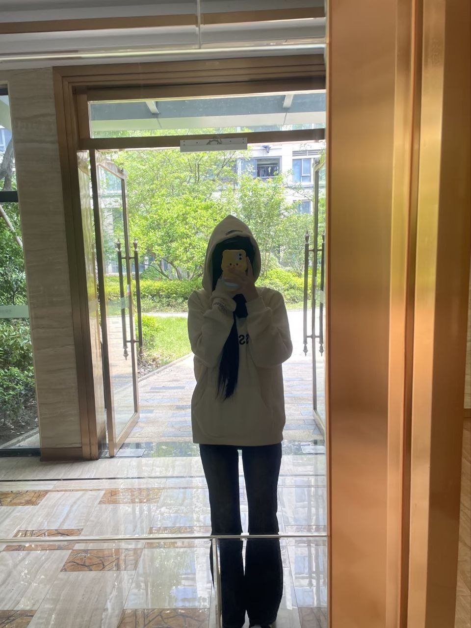 反差大学生少女萝莉自慰 配图