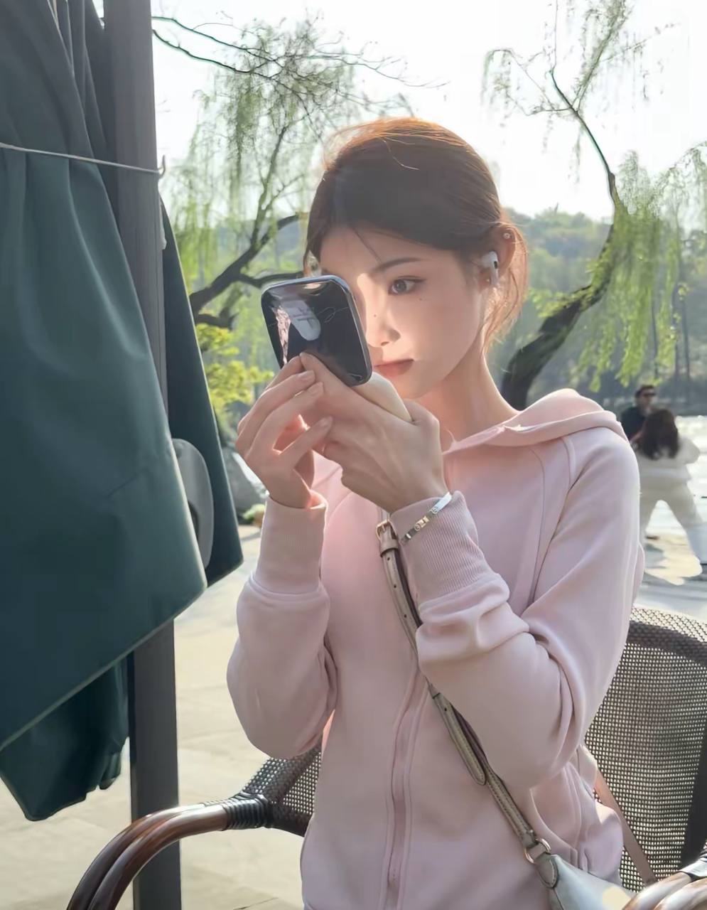 杭州•鱼塘Fish girl 配图