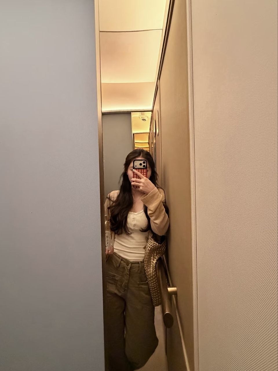 反差大学生少女萝莉自慰 配图
