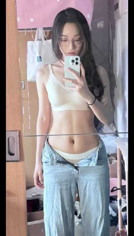 熟女人妻/吃瓜猎奇现场 配图
