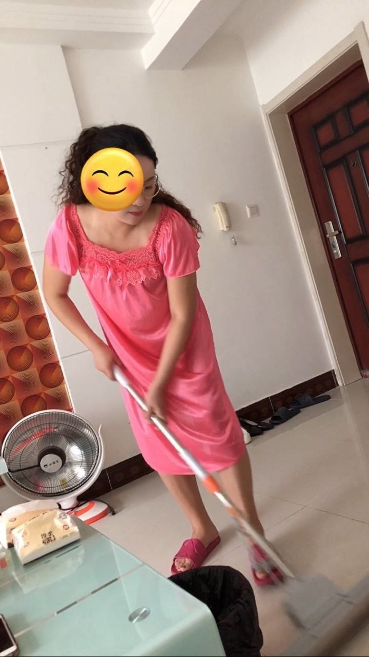 熟女人妻/吃瓜猎奇 配图