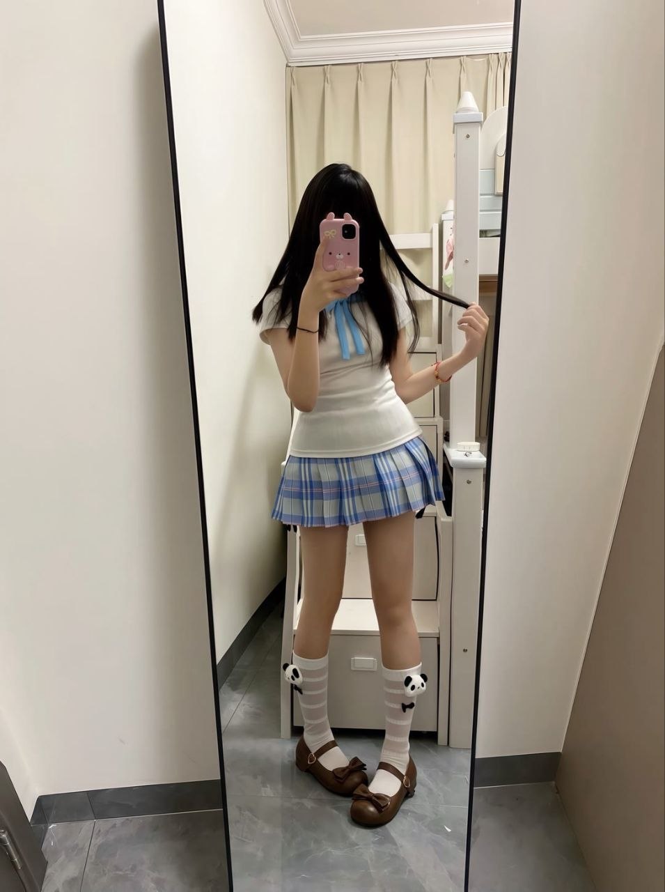 精神小妹女高学生妹自拍 配图