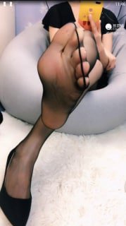 黑丝高跟💄原味制服👀 配图