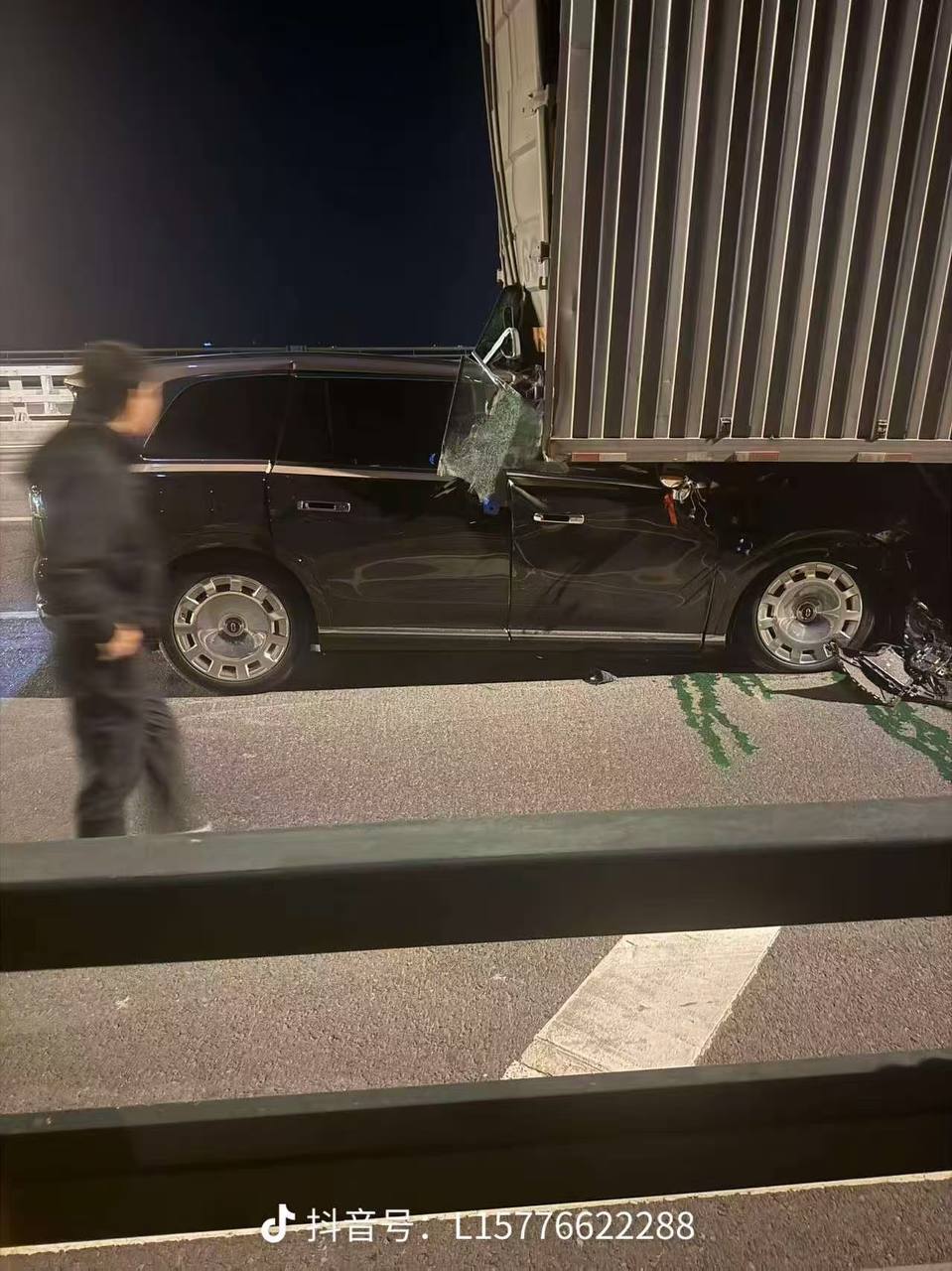 吃瓜热点 配图