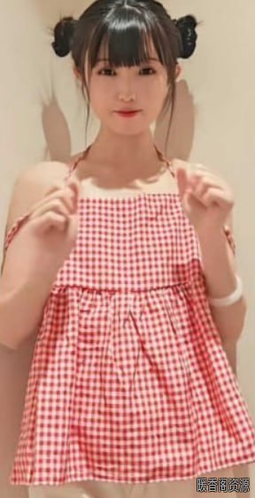 精神小妹高中生 配图