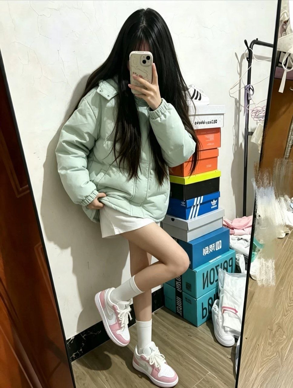 精神小妹女高学生妹自拍 配图