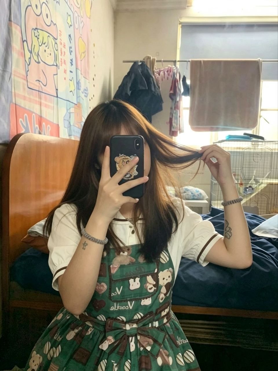 反差大学生少女萝莉自慰 配图