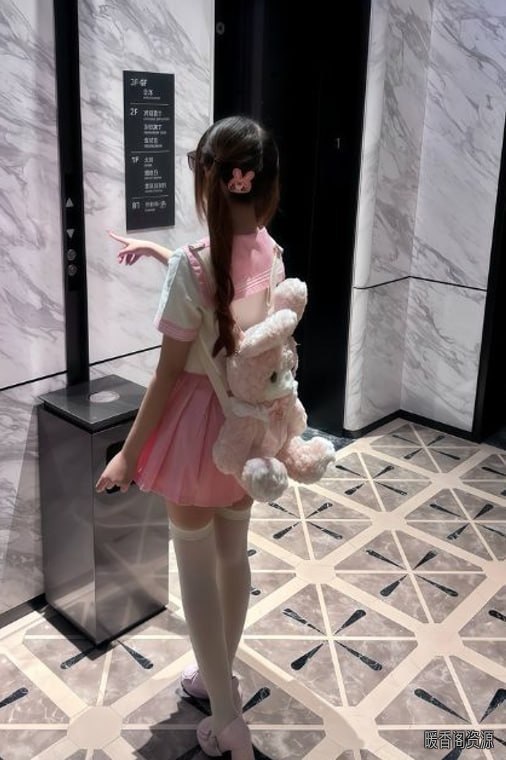 后入萝莉母狗 配图