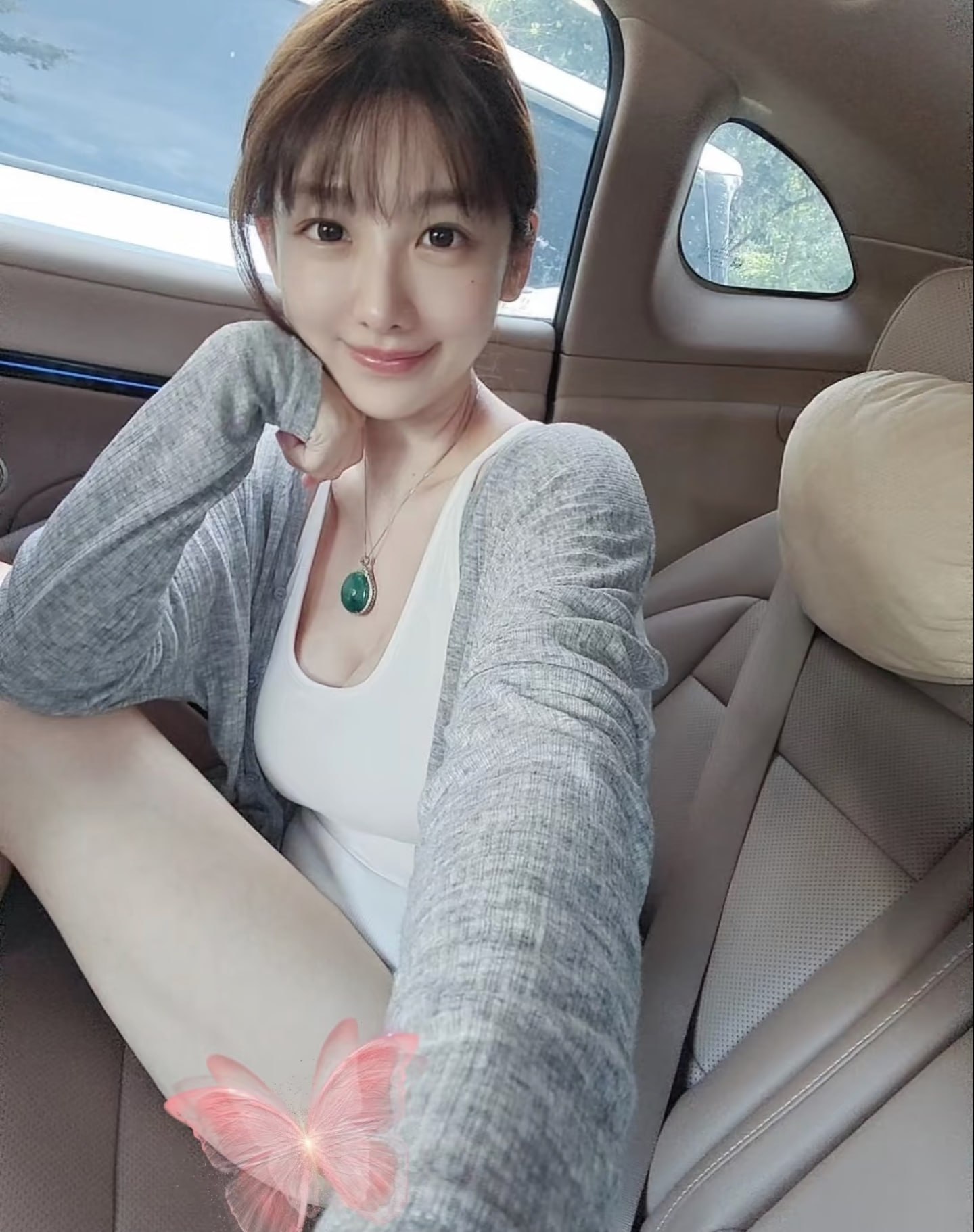 熟女人妻/吃瓜猎奇 配图