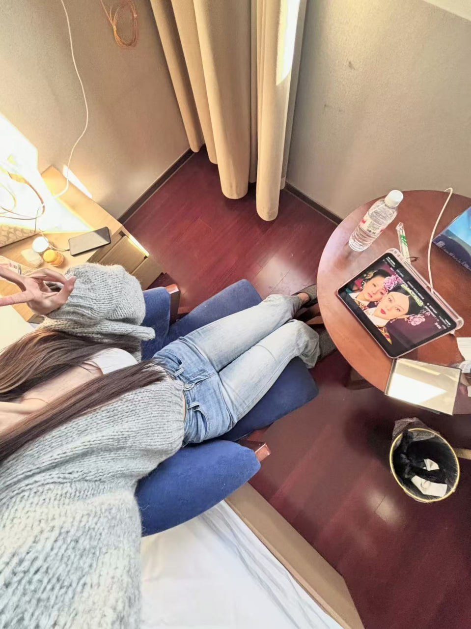 女高中生快手精神小妹 配图