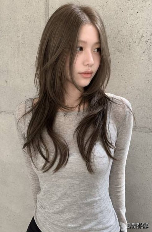 精神小妹高中生 配图