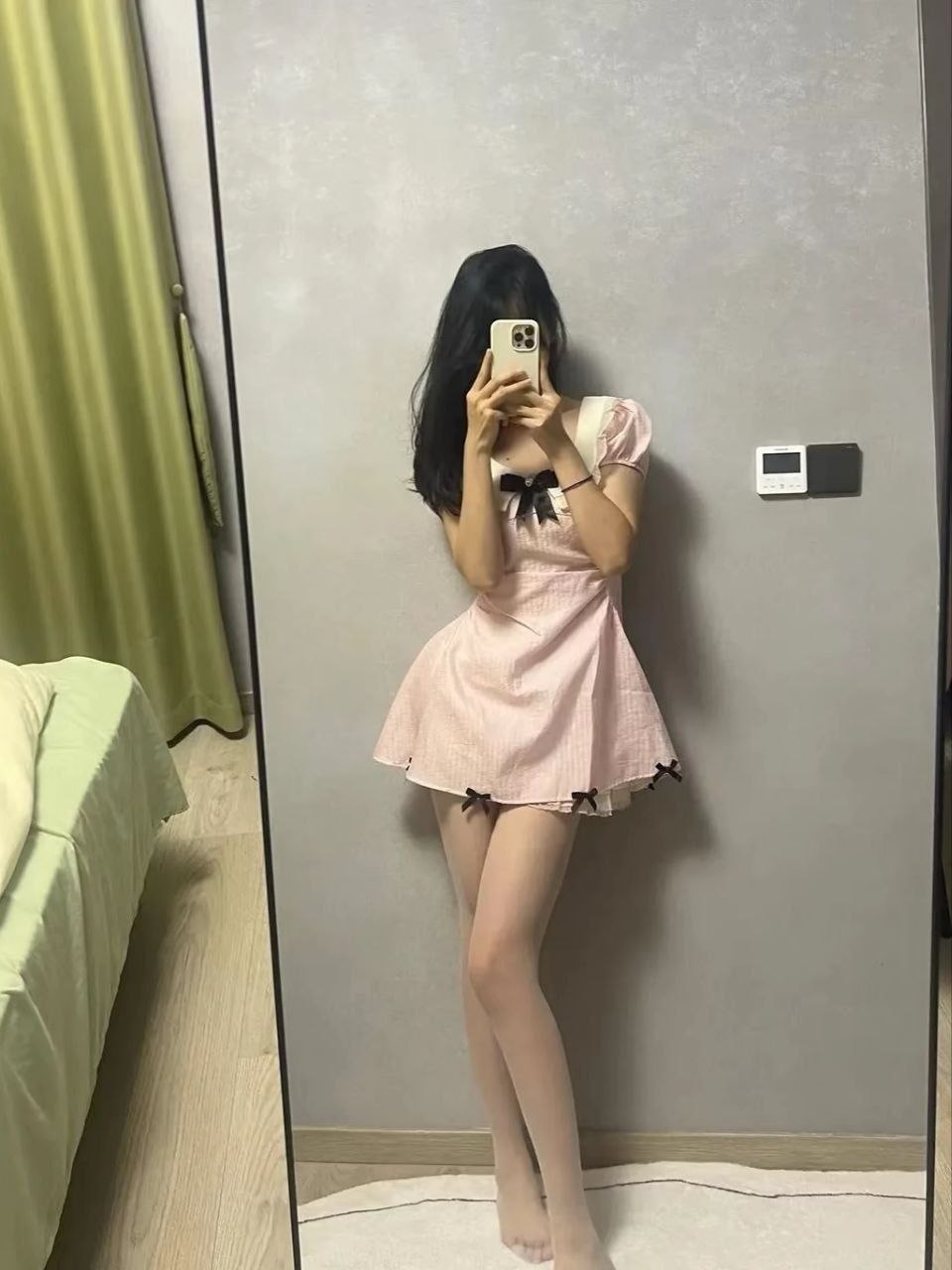 反差大学生少女萝莉自慰 配图