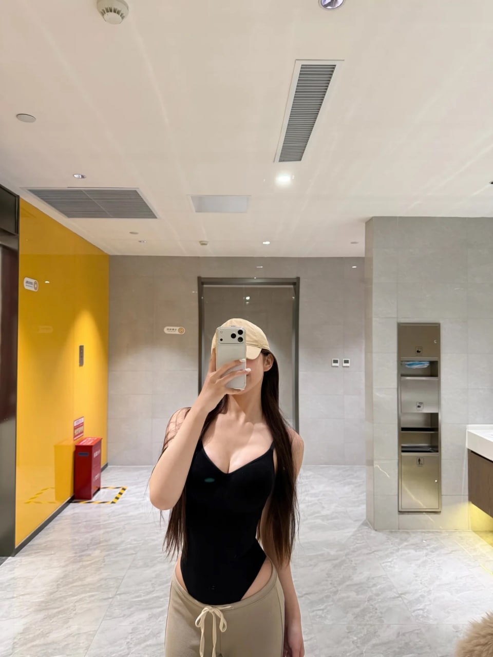 女高中生快手精神小妹 配图