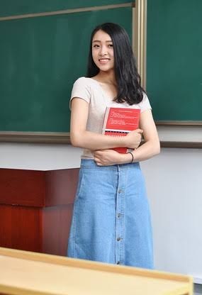 海角乱伦/熟女人妻AV 配图