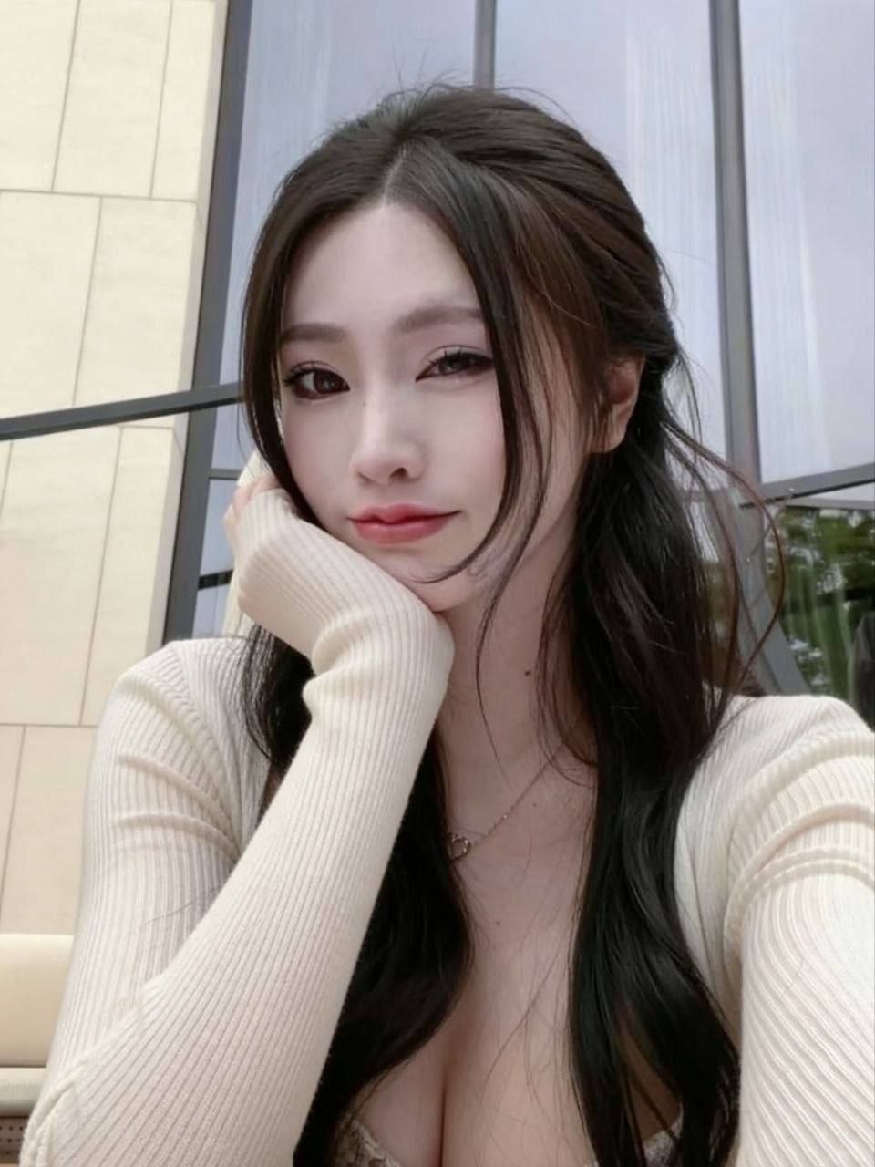 大学生少女母狗萝莉自慰 配图