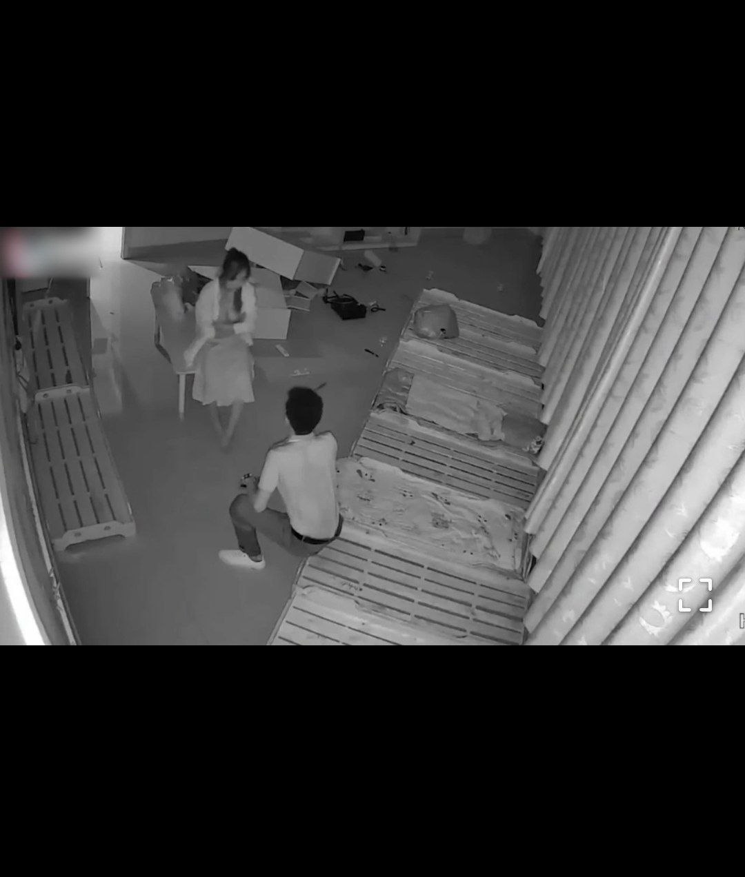 熟女人妻/吃瓜猎奇 配图
