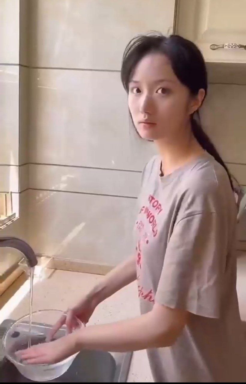 海角乱伦/熟女人妻AV 配图