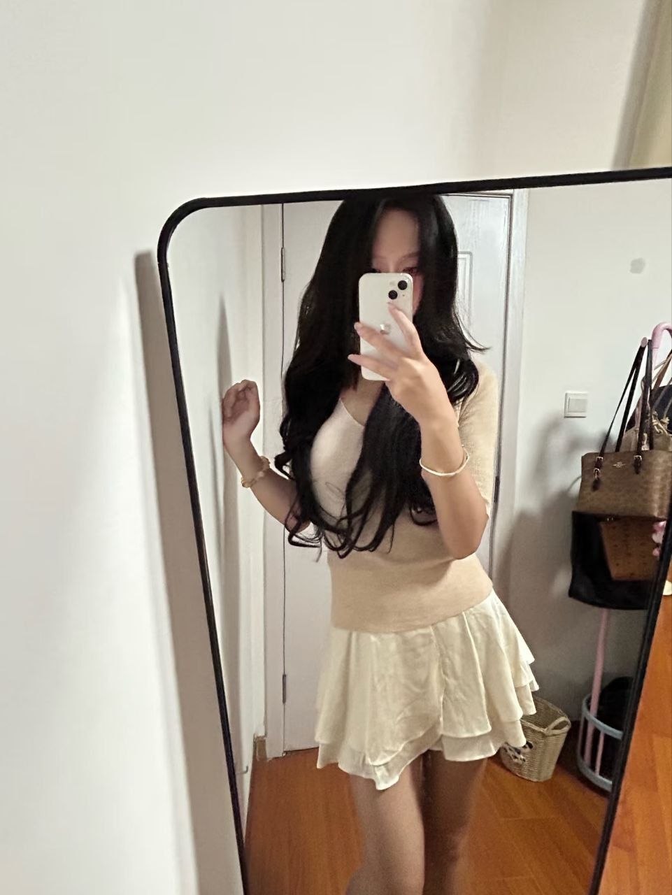 反差大学生少女萝莉自慰 配图