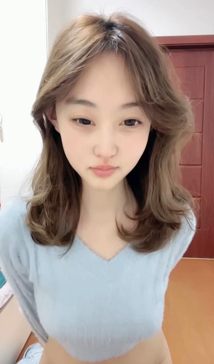 情侣露脸白虎JK精神小妹 配图