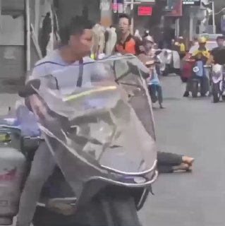 吃瓜群众12316猎奇新闻视频 配图