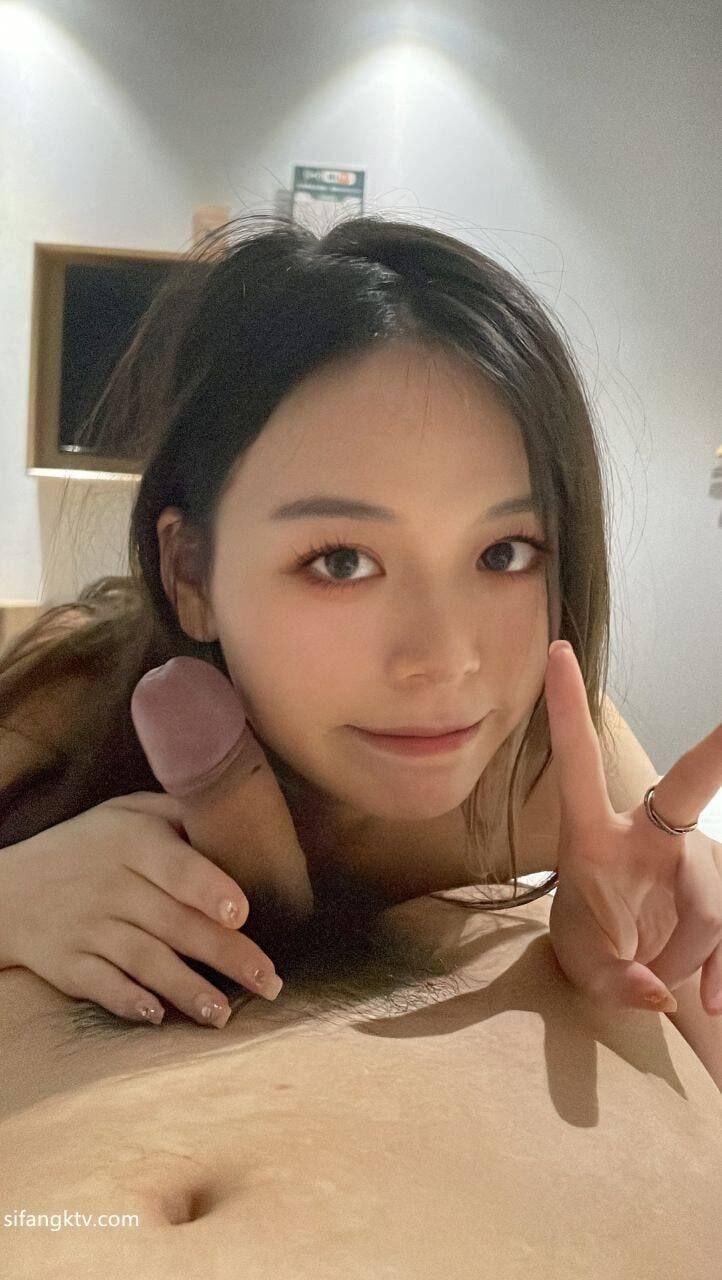 无敌右手/反差婊大学生/精神小妹 配图