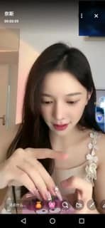 精品1v1 女友高颜值盯射 配图
