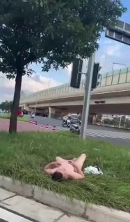 爱吃瓜🍉｜搞笑🥸｜软色情🥵｜树洞 配图