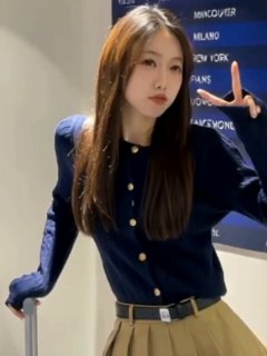 情侣露脸白虎JK精神小妹 配图