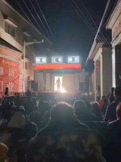吃瓜色色 配图