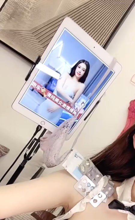 素人情侣夫妻自拍 配图
