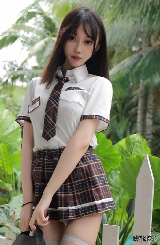 精神小妹高中生 配图