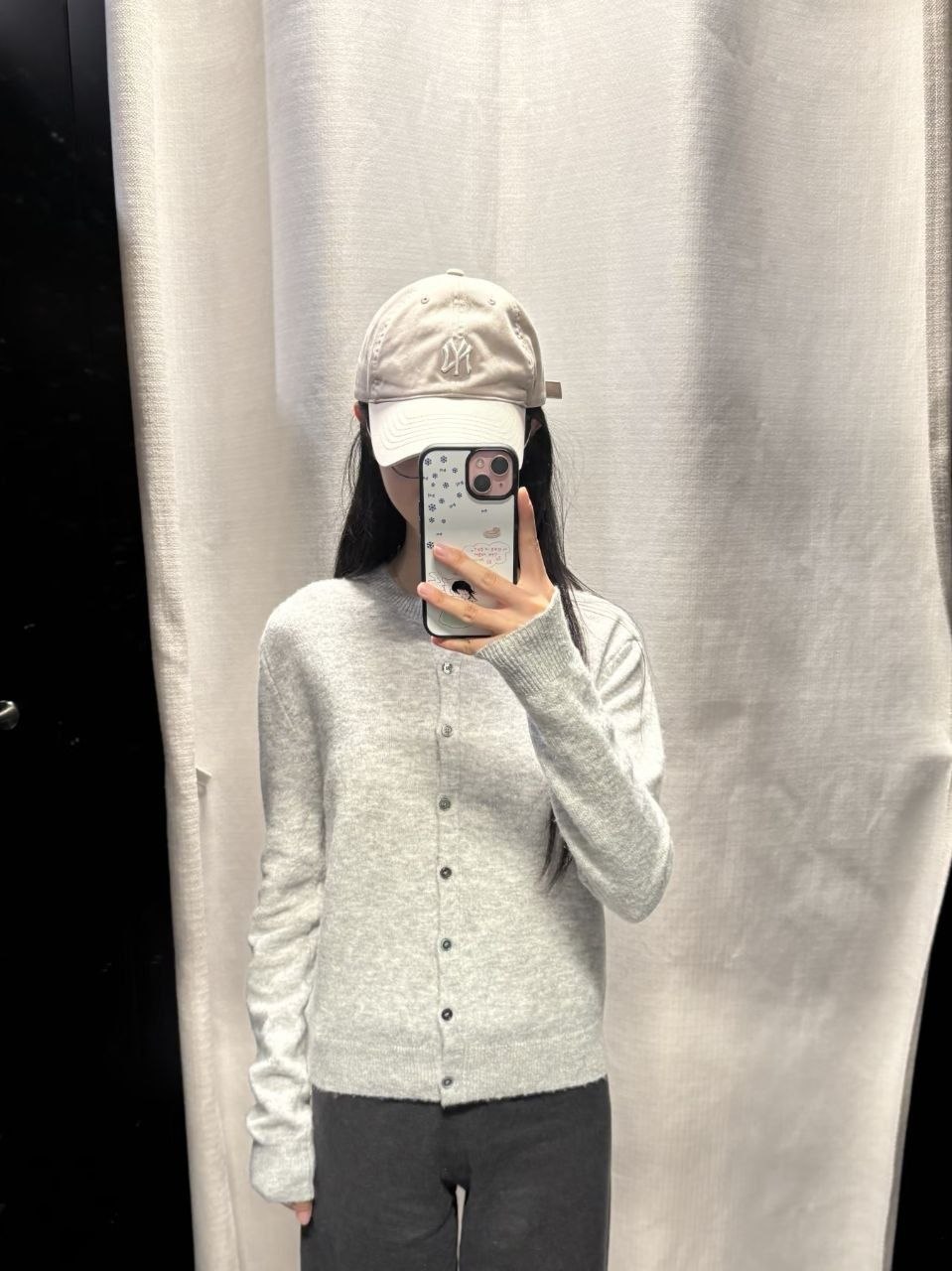 反差大学生少女萝莉自慰 配图