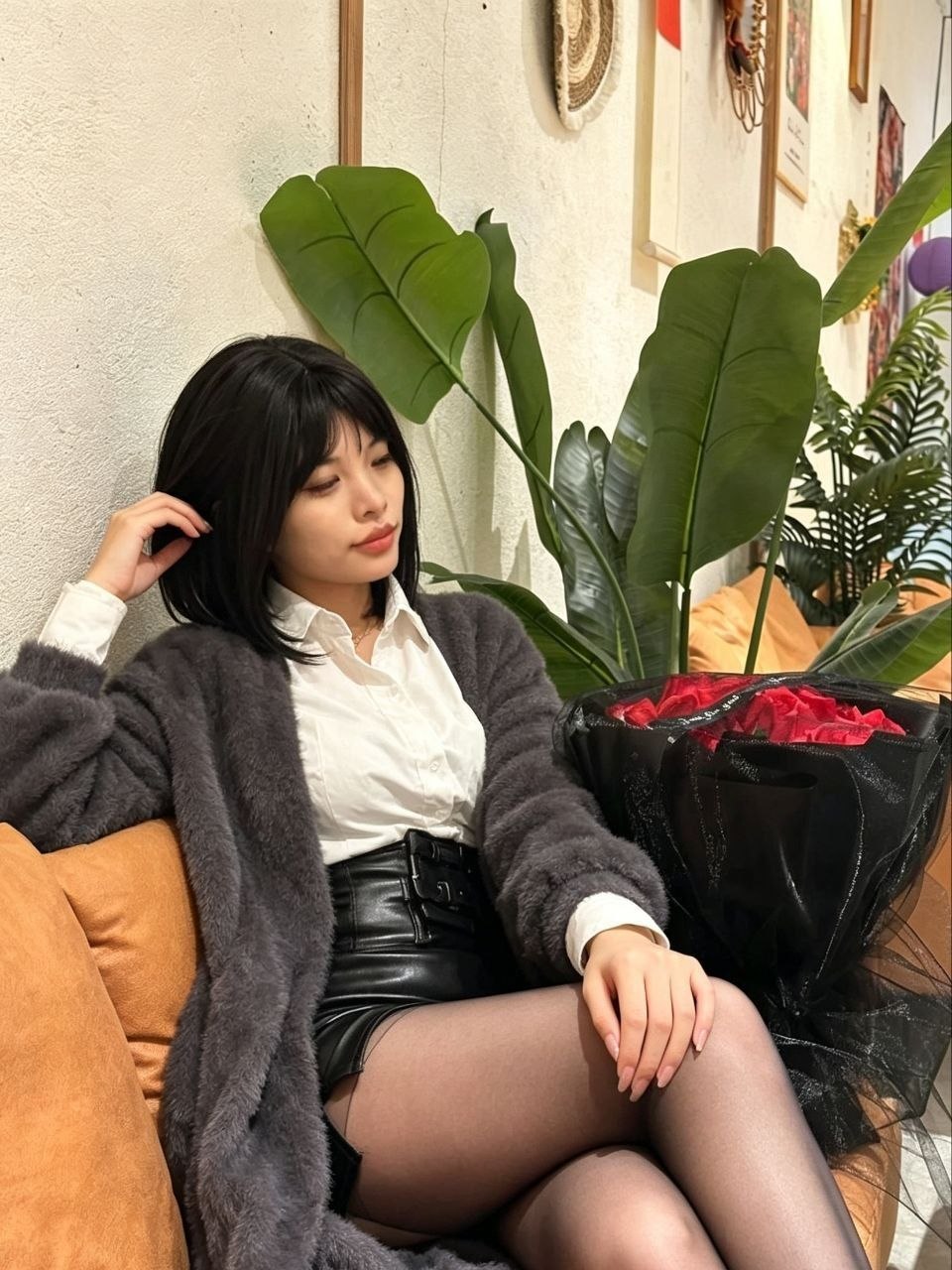反差大学生少女萝莉自慰 配图