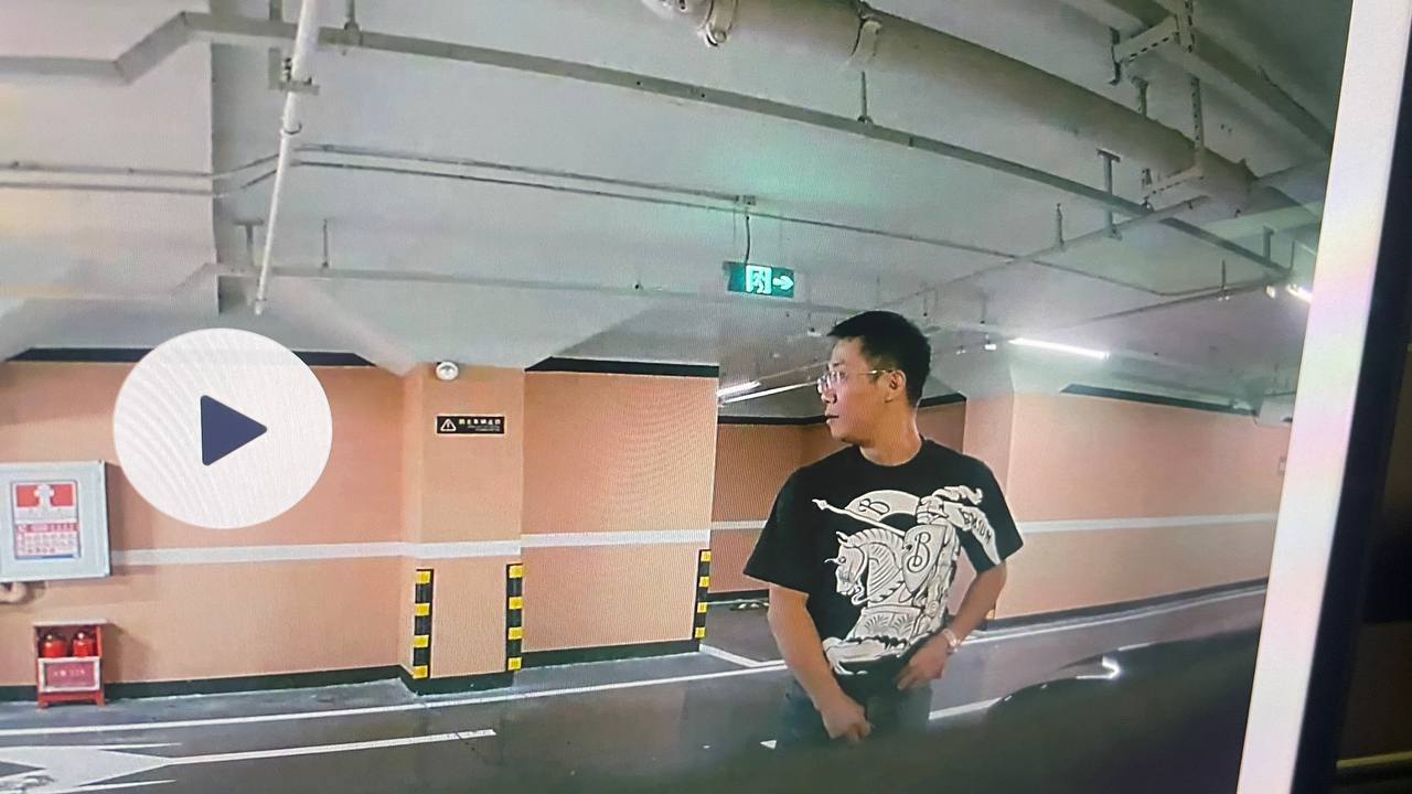 吃瓜群众12316猎奇新闻视频 配图